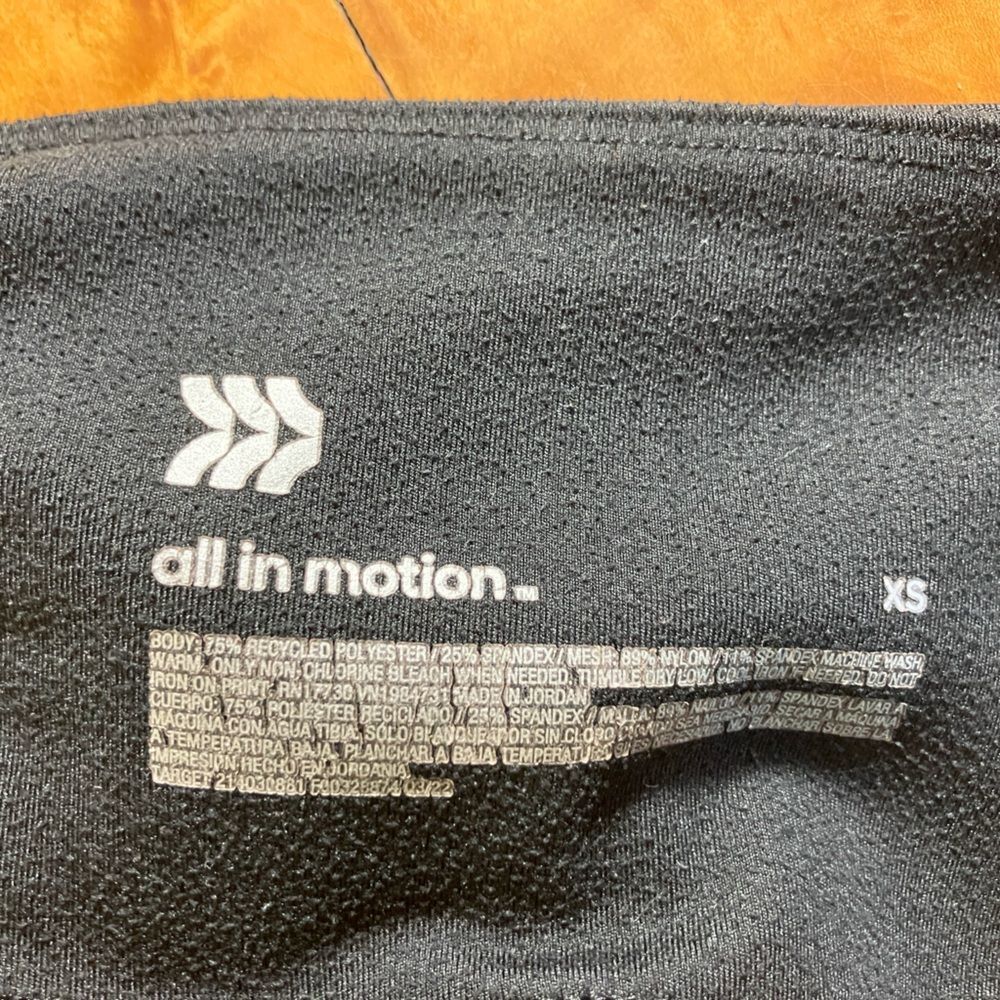 All In Motion, ankle leggings, zippered pockets, size XS, excellent condition - Picture 3 of 3